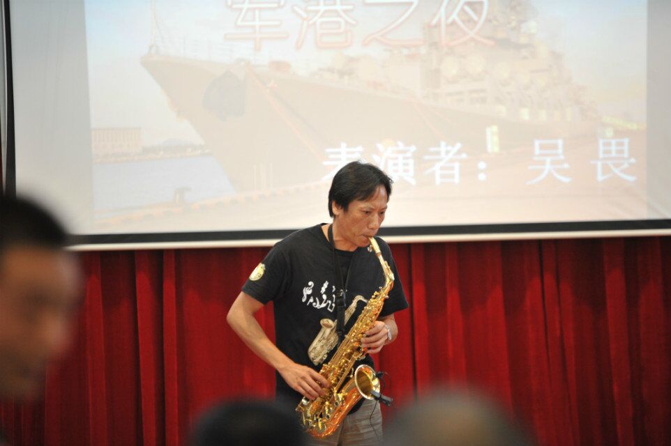 回顾历史-八一军民联欢